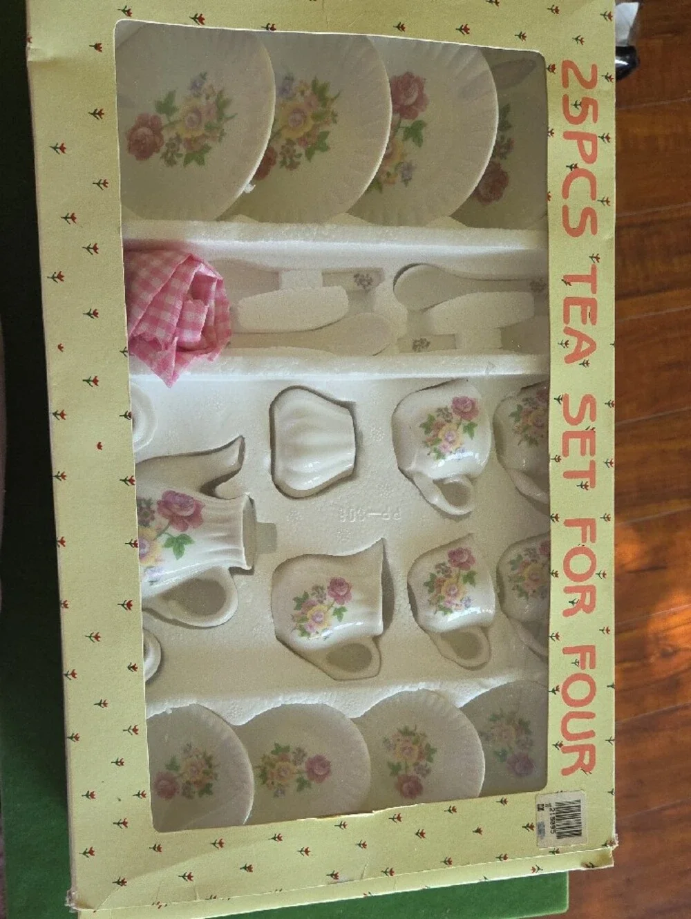 Floral Porcelain Tea Set - Pink Rose Pattern